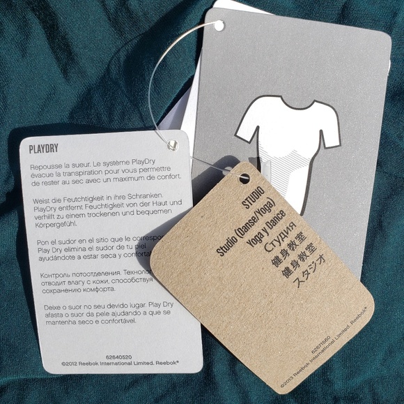 Open back Reebok top - Picture 4 of 4